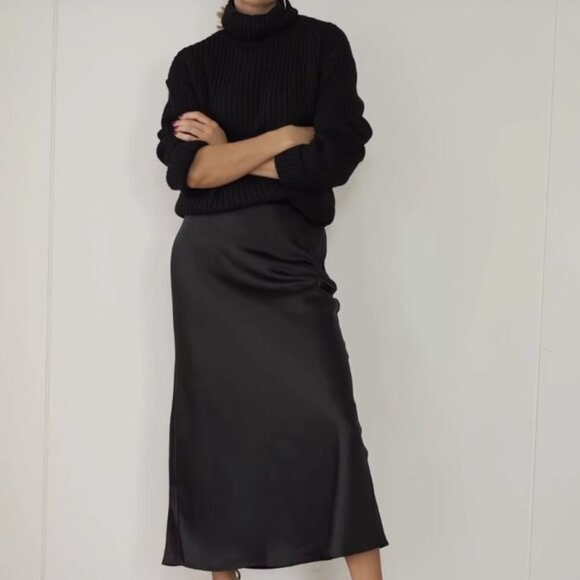 Boxy Cropped Knit Polo/Turtle neck sweater sz M - Black - Picture 15 of 15